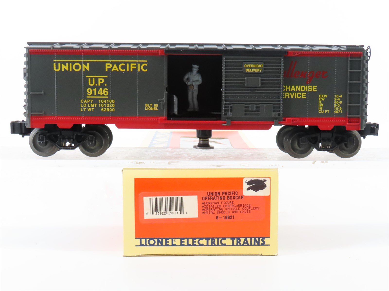 O Gauge 3-Rail Lionel 6-19821 UP Union Pacific Challenger Operating Box Car 9146