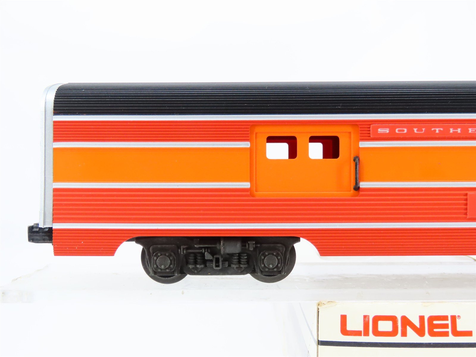 O Gauge 3-Rail Lionel 6-9589 SP Southern Pacific Daylight Baggage Passenger Car