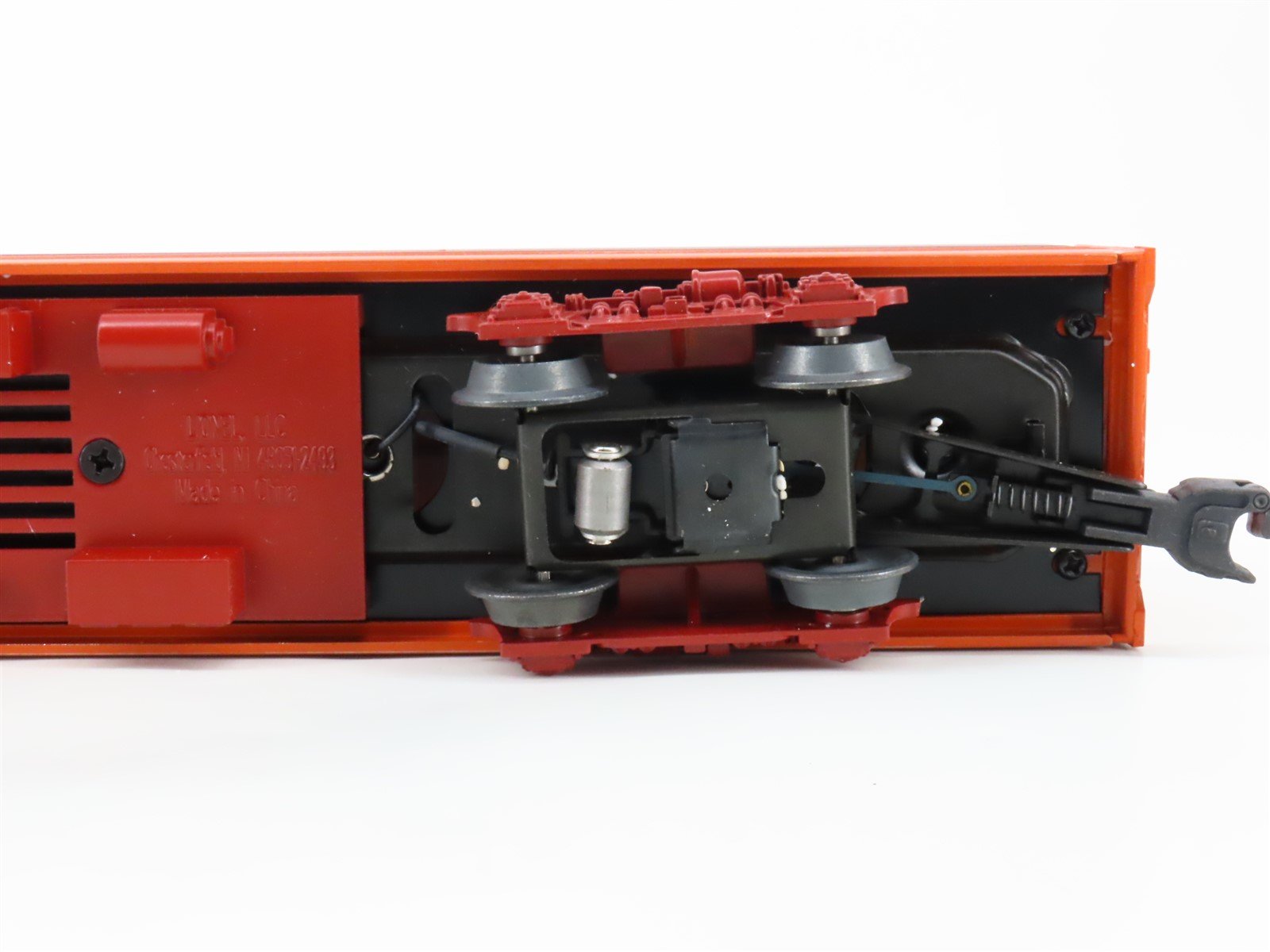 O Gauge 3-Rail Lionel 6-19185 MILW Hiawatha Coach Passenger 