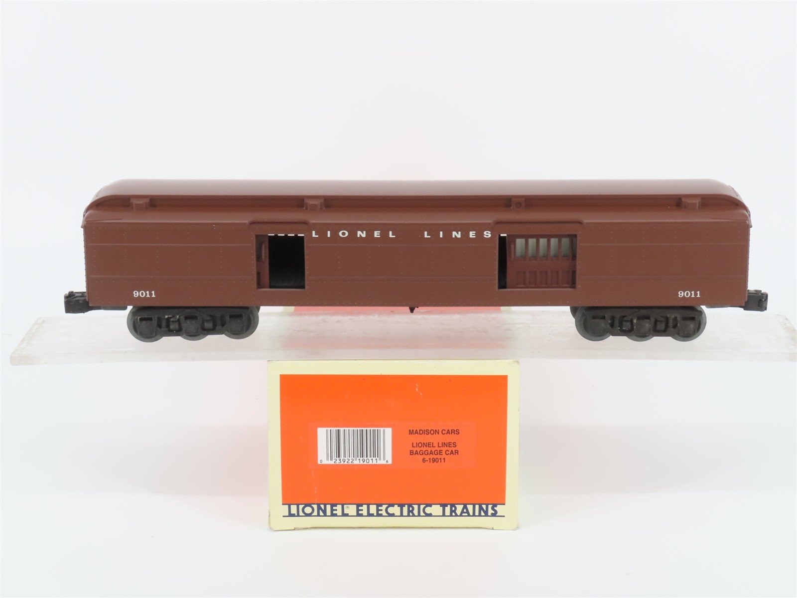 O Gauge 3-Rail Lionel 6-19011 Lionel Lines Madison Baggage Passenger Car #9011