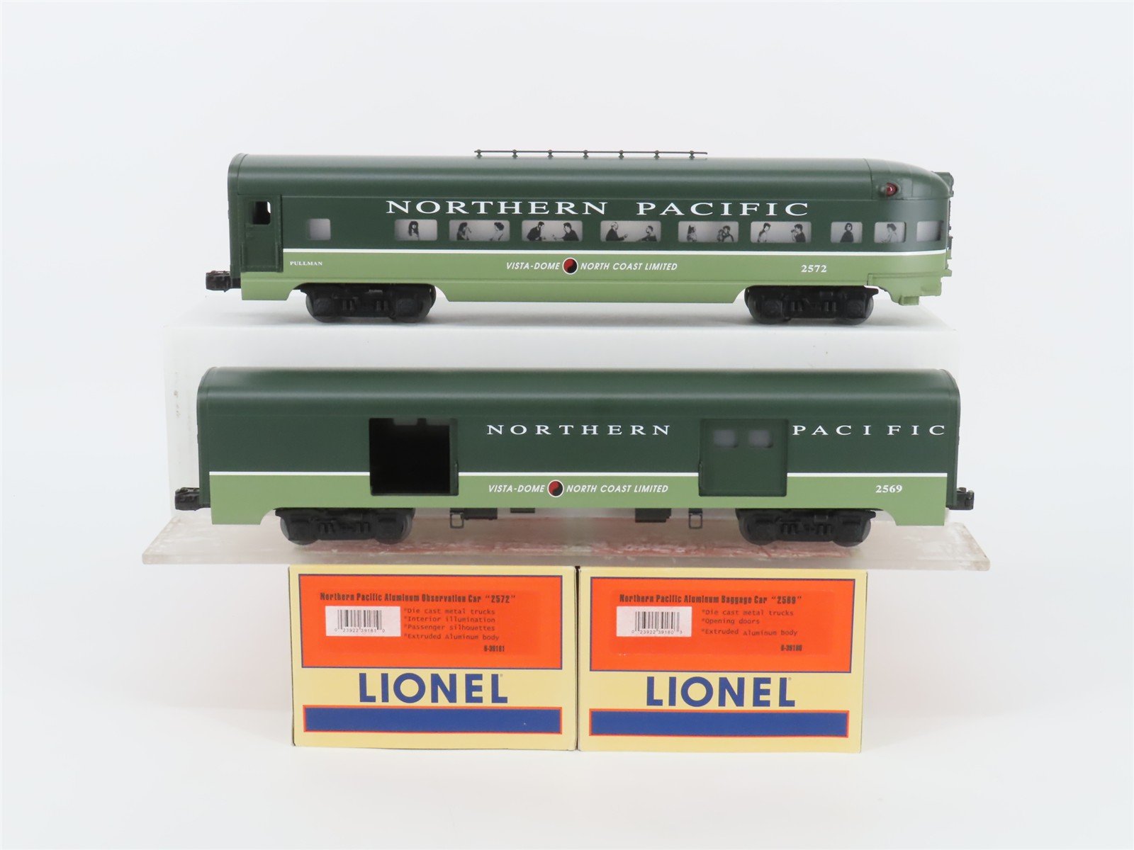 O Gauge 3-Rail Lionel NP Northern Pacific Railway Aluminum Passenger 2-Car Set