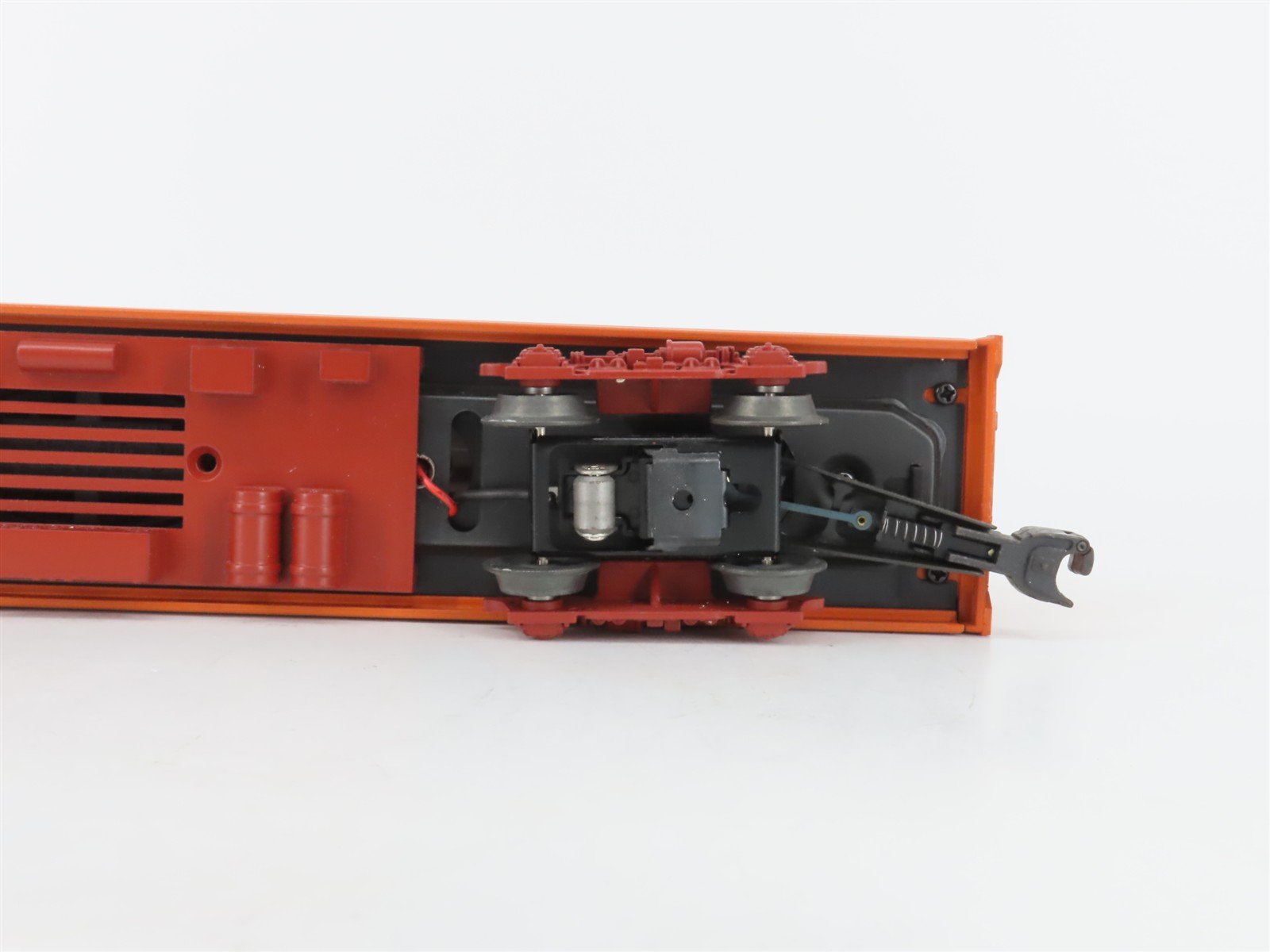 O Gauge 3-Rail Lionel 6-39105 MILW Hiawatha Coach Passenger #197 w/ Sound