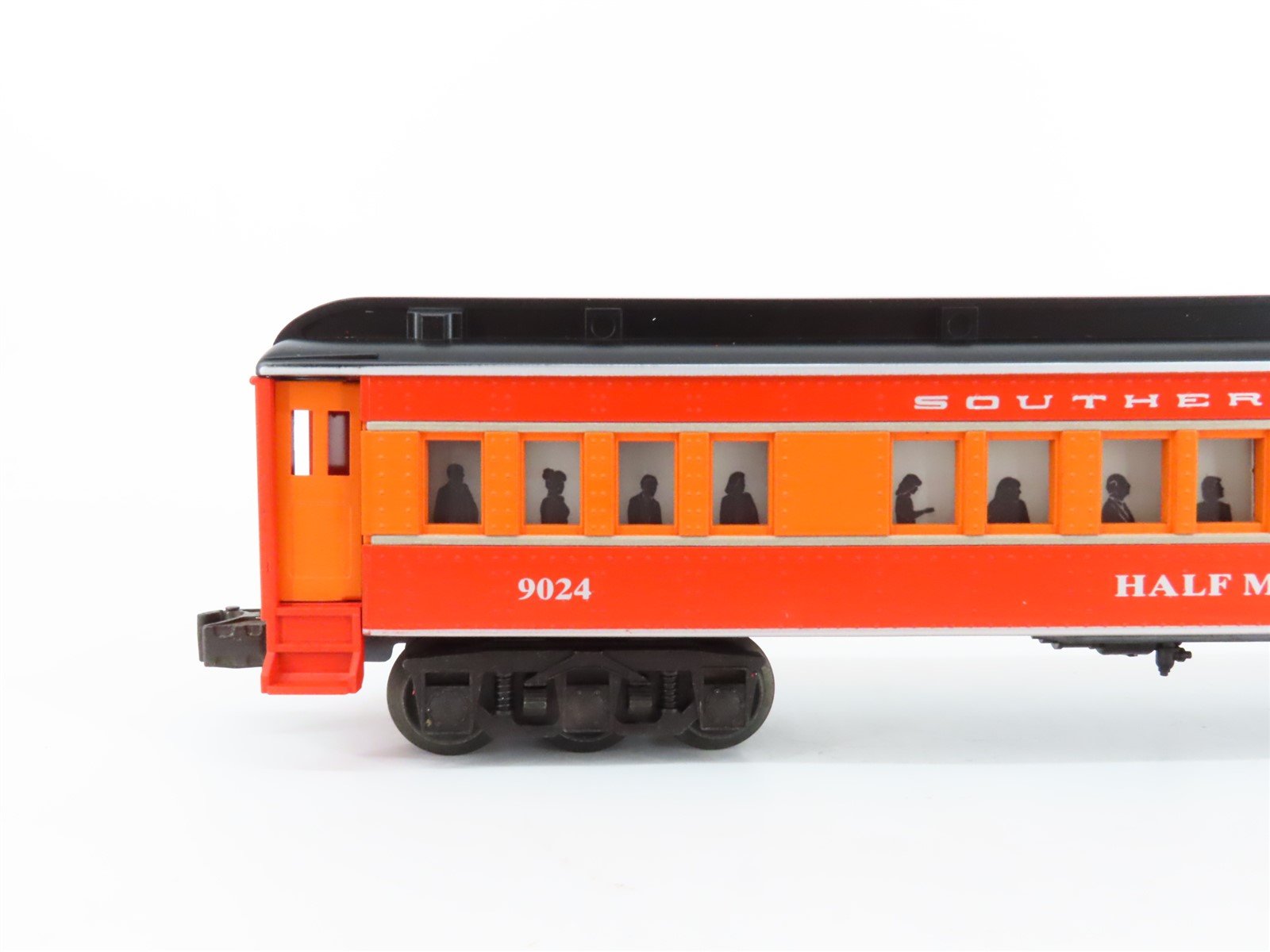O Gauge 3-Rail Lionel 6-19024 SP Southern Pacific Madison Passenger Car #9024