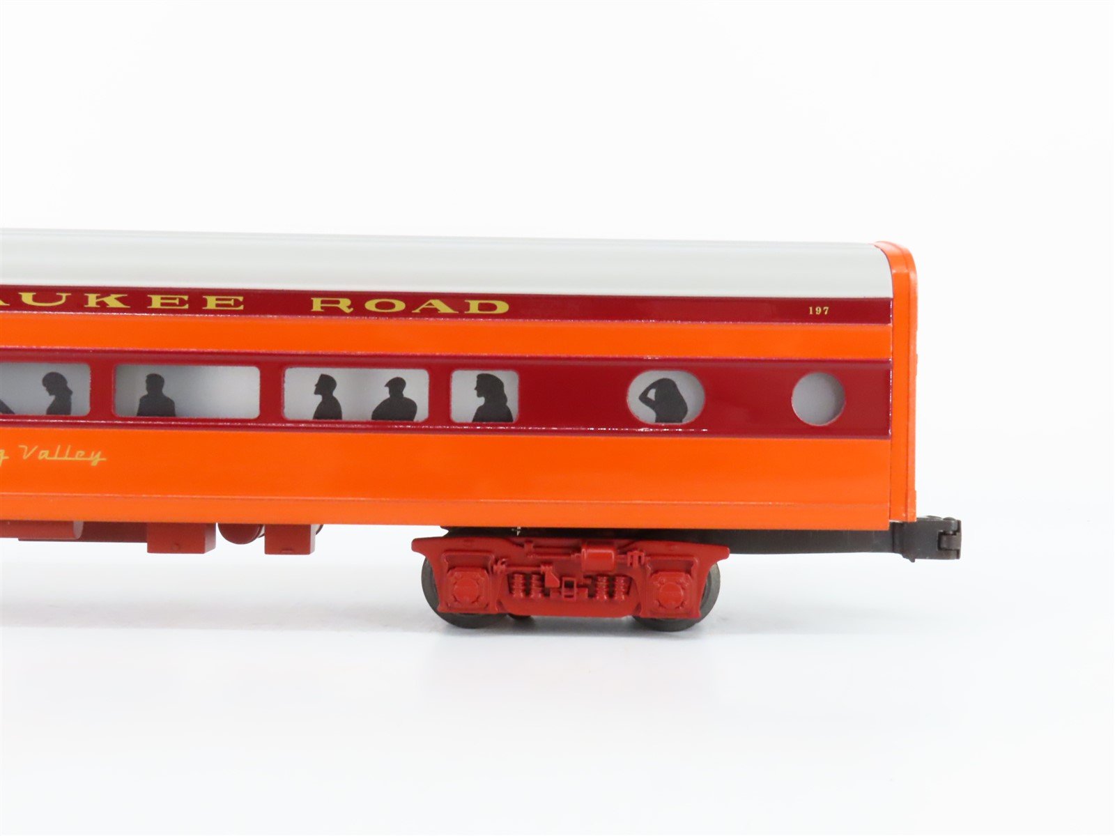 O Gauge 3-Rail Lionel 6-39105 MILW Hiawatha Coach Passenger #197 w/ Sound