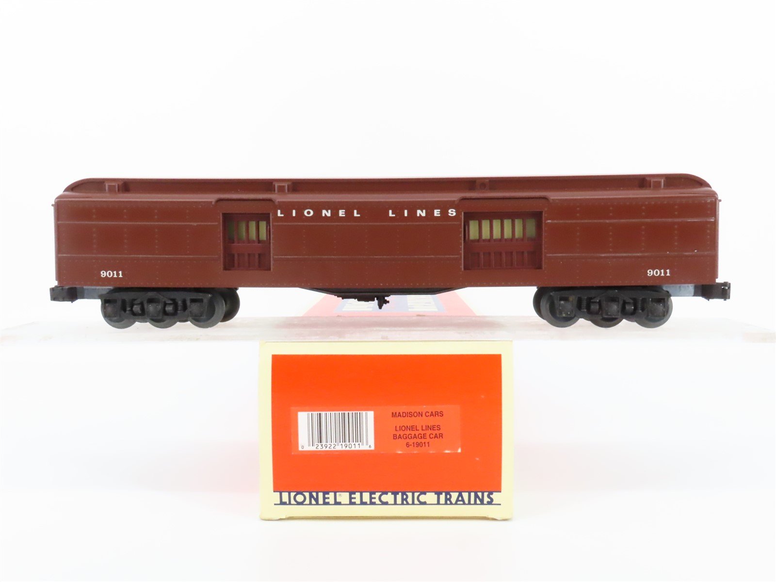 O Gauge 3-Rail Lionel 6-19011 Lionel Lines Madison Baggage Passenger Car #9011