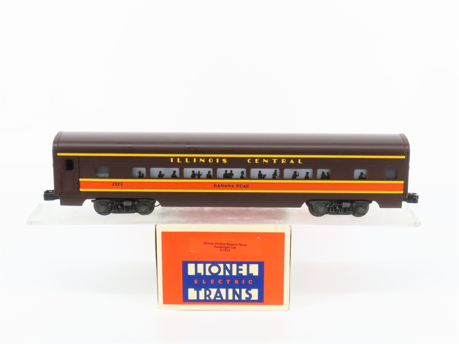 O Gauge 3-Rail Lionel 6-7223 IC Illinois Central Coach Passenger Car #7223