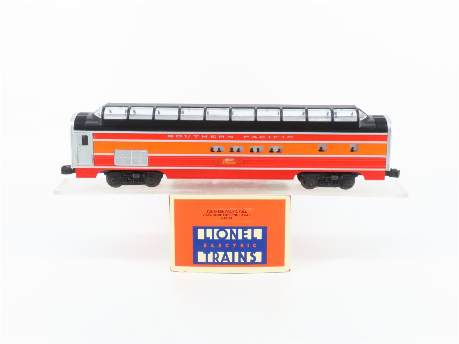 O Gauge 3-Rail Lionel 6-19107 SP Southern Pacific Daylight Vista Dome Passenger
