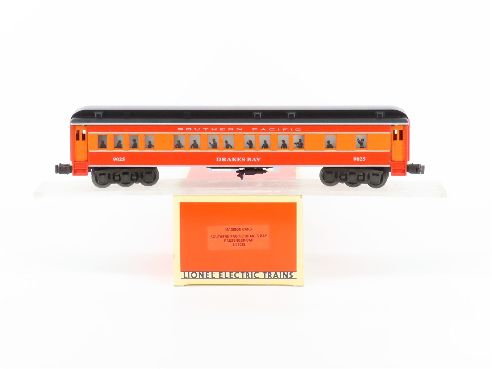 O Gauge 3-Rail Lionel 6-19025 SP Southern Pacific Madison Passenger Car #9025