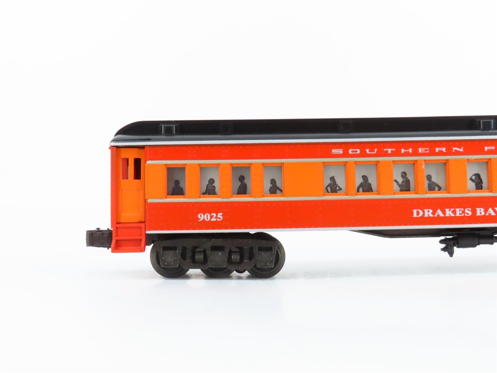 O Gauge 3-Rail Lionel 6-19025 SP Southern Pacific Madison Passenger Car #9025