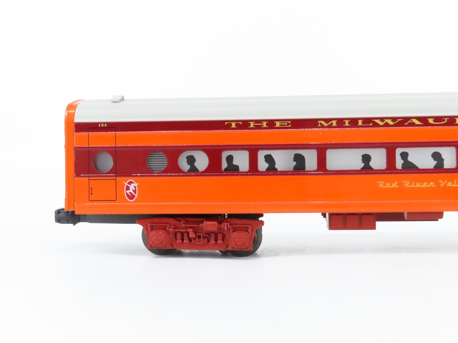 O Gauge 3-Rail Lionel 6-19185 MILW Milwaukee Road Hiawatha Coach Passenger #194