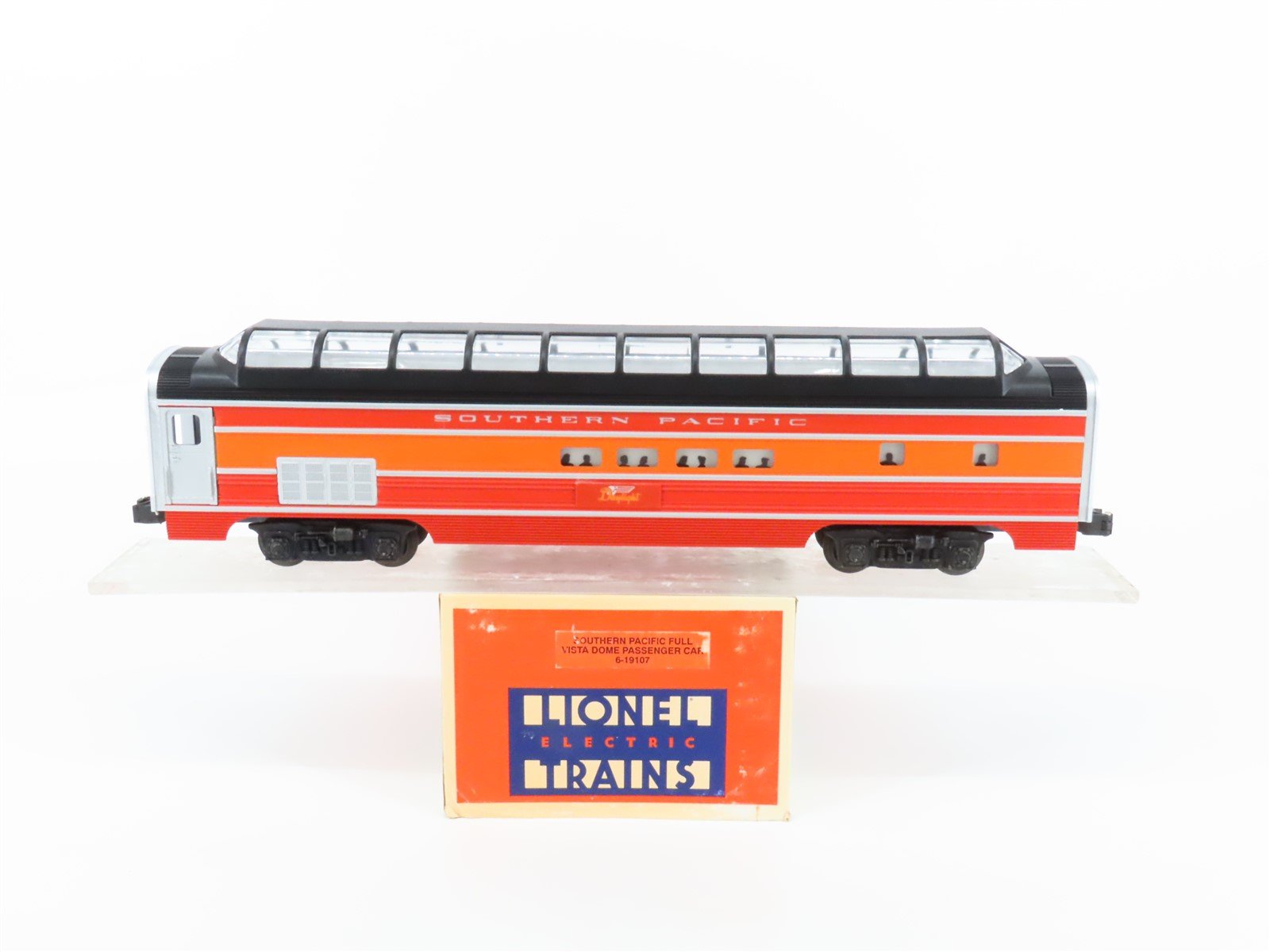 O Gauge 3-Rail Lionel 6-19107 SP Southern Pacific Daylight Vista Dome Passenger