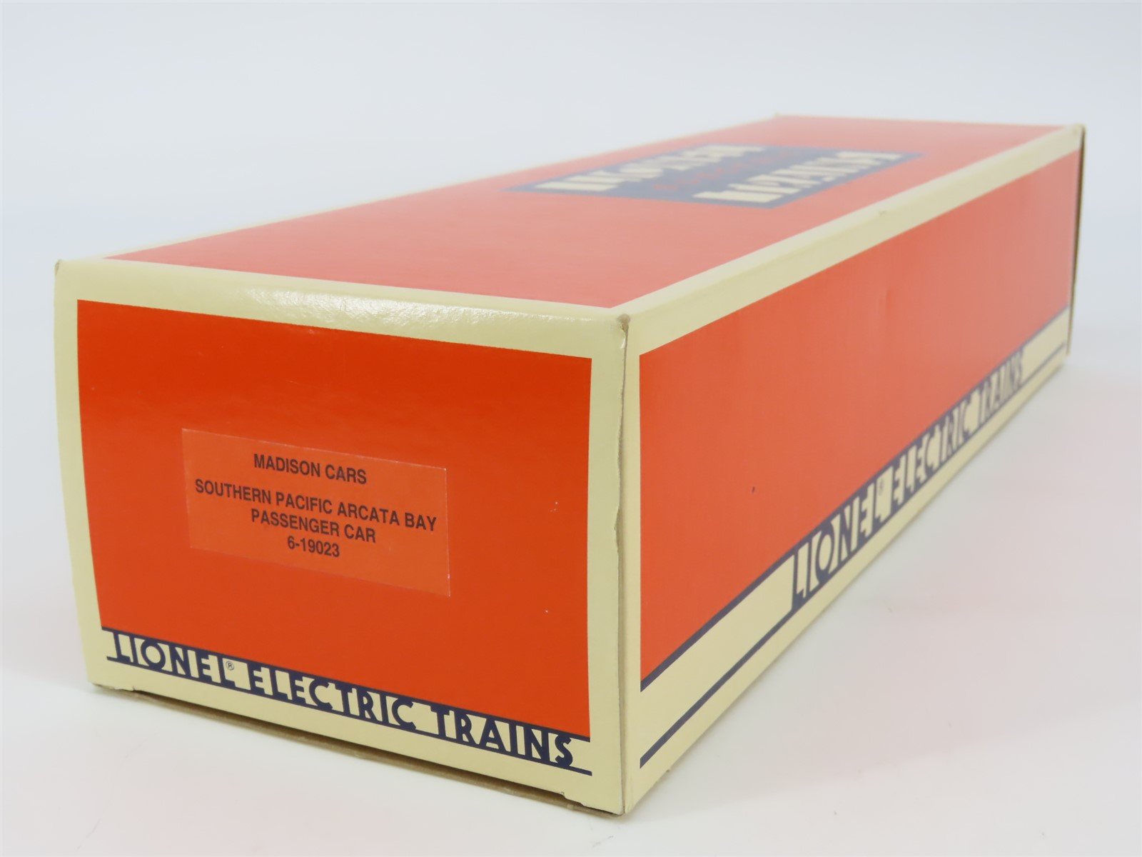 O Gauge 3-Rail Lionel 6-19023 SP Daylight Madison Passenger #9023 