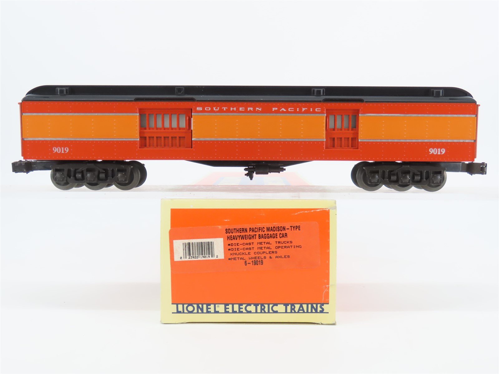 O Gauge 3-Rail Lionel 6-19019 SP Daylight HW Madison Baggage Passenger #9019