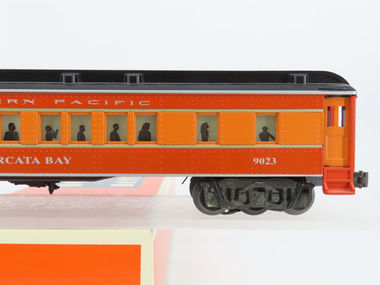 O Gauge 3-Rail Lionel 6-19023 SP Daylight Madison Passenger #9023 