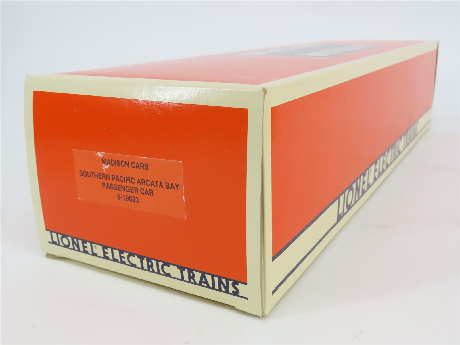 O Gauge 3-Rail Lionel 6-19023 SP Daylight Madison Passenger #9023 