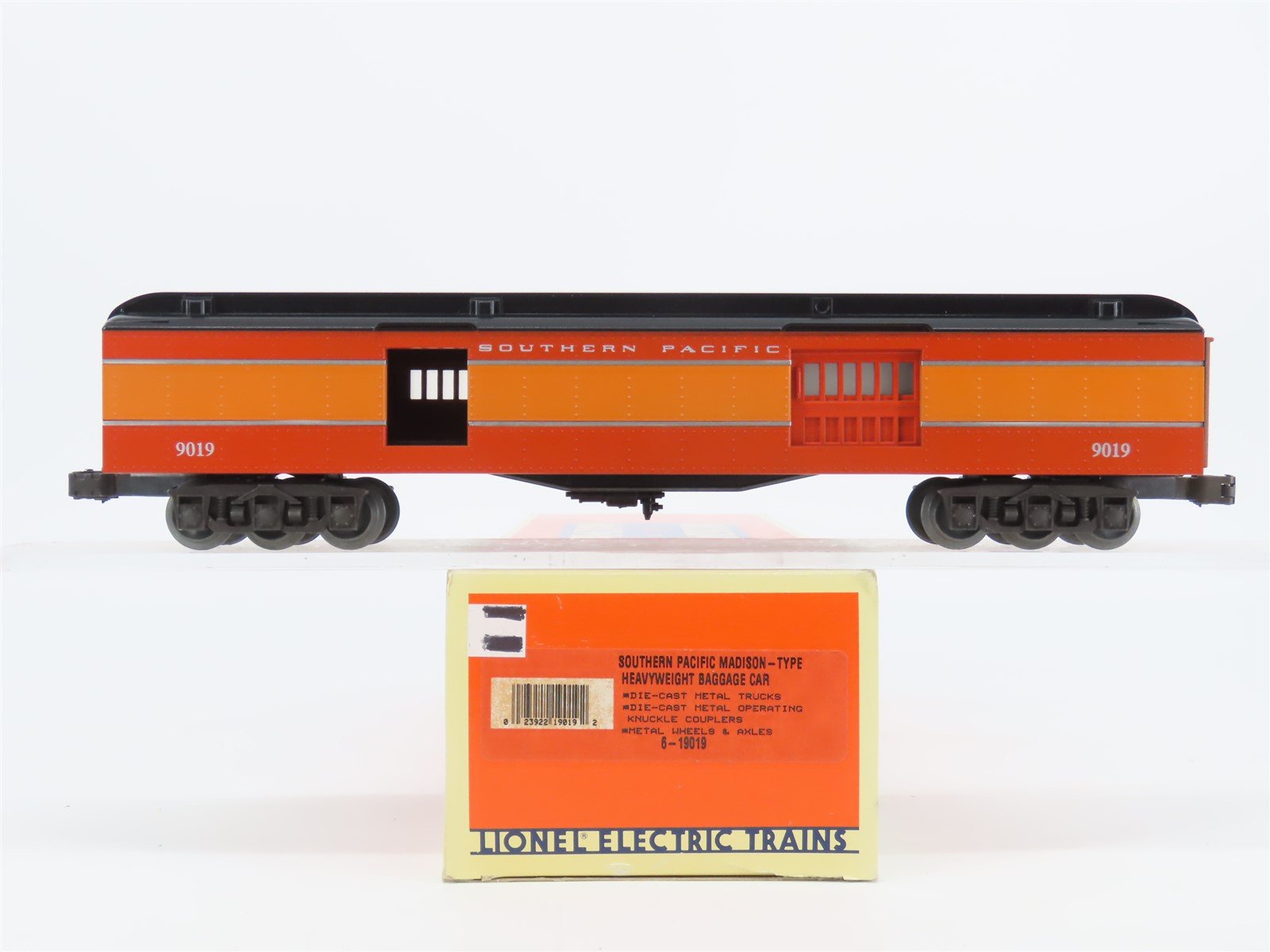 O Gauge 3-Rail Lionel 6-19019 SP Daylight HW Madison Baggage Passenger #9019