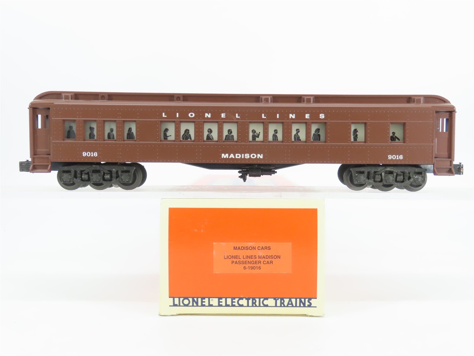 O Gauge 3-Rail Lionel 6-19016 Lionel Lines Madison Passenger #9016 "Madison"