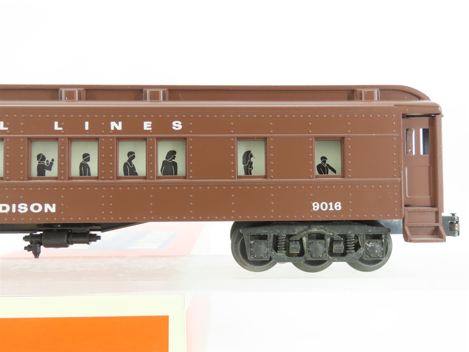 O Gauge 3-Rail Lionel 6-19016 Lionel Lines Madison Passenger #9016 