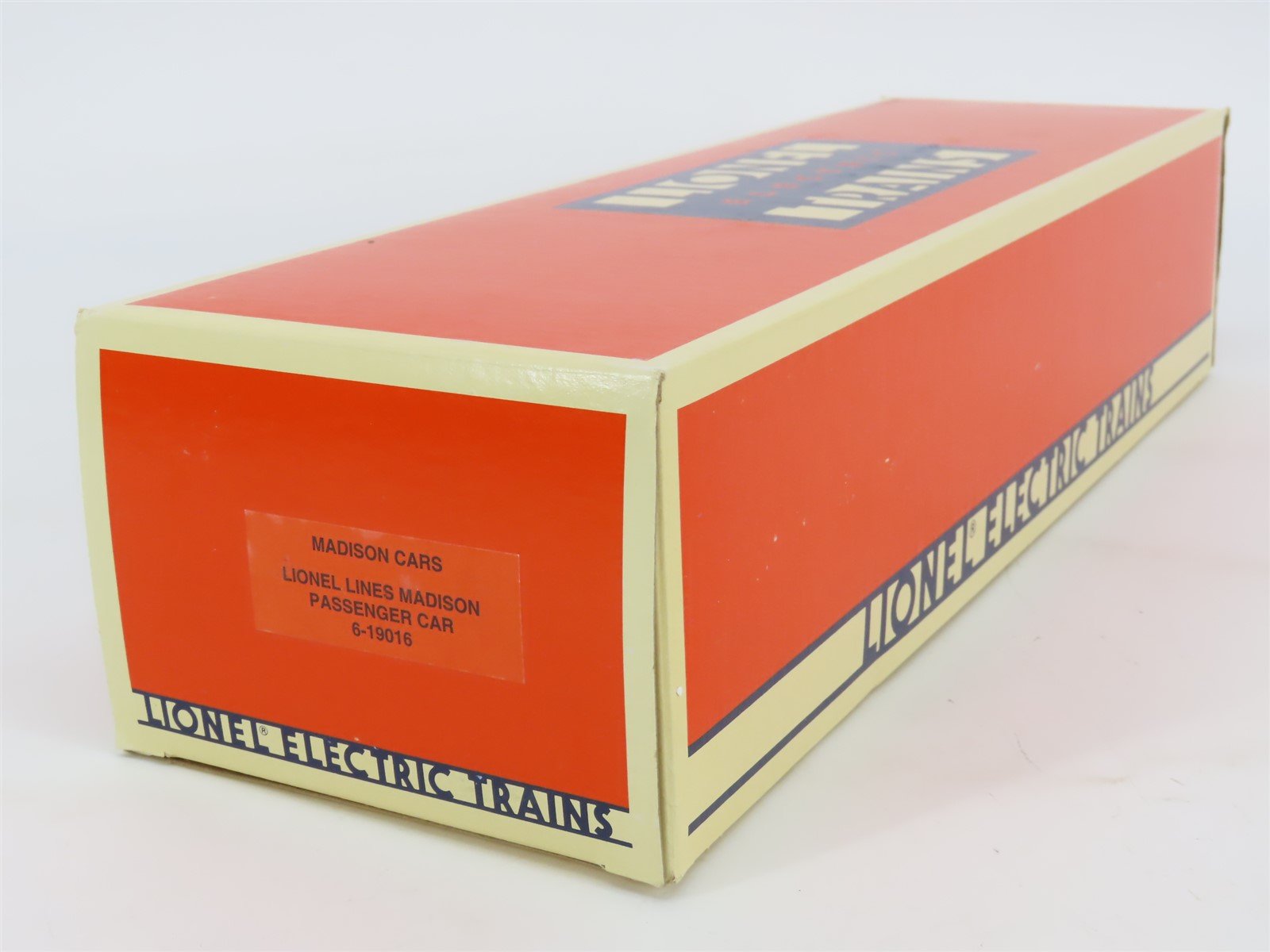 O Gauge 3-Rail Lionel 6-19016 Lionel Lines Madison Passenger #9016 