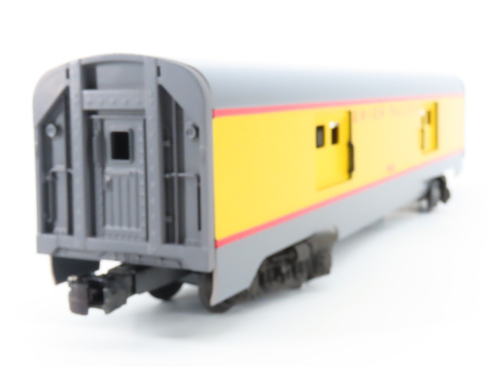 O Gauge 3-Rail Lionel 6-9545 UP Union Pacific Aluminum Baggage Passenger #9545