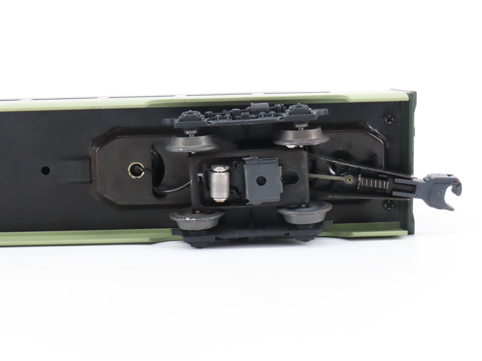 O Gauge 3-Rail Lionel 6-19168 NP Northern Pacific Vista-Dome Coach Passenger