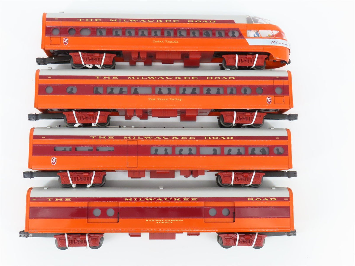 O Gauge 3-Rail Lionel 6-19184 MILW &quot;Hiawatha&quot; Aluminum Passenger Car 4-Pack