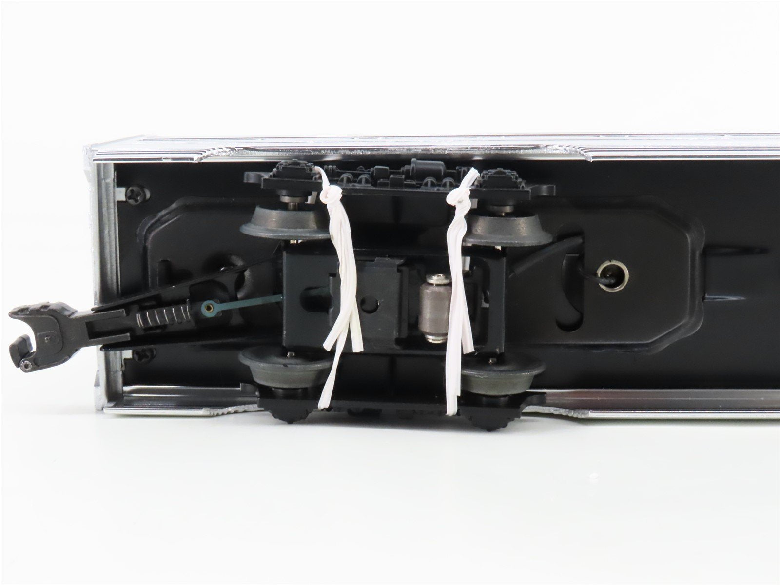 O Gauge 3-Rail Lionel 6-39151 CP Canadian Pacific Aluminum 2-Car Passenger Set