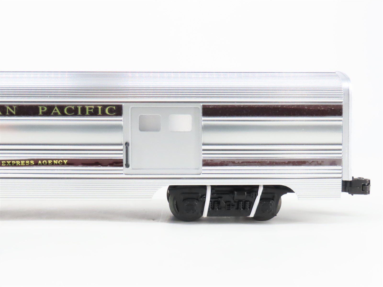 O Gauge 3-Rail Lionel 6-39151 CP Canadian Pacific Aluminum 2-Car Passenger Set