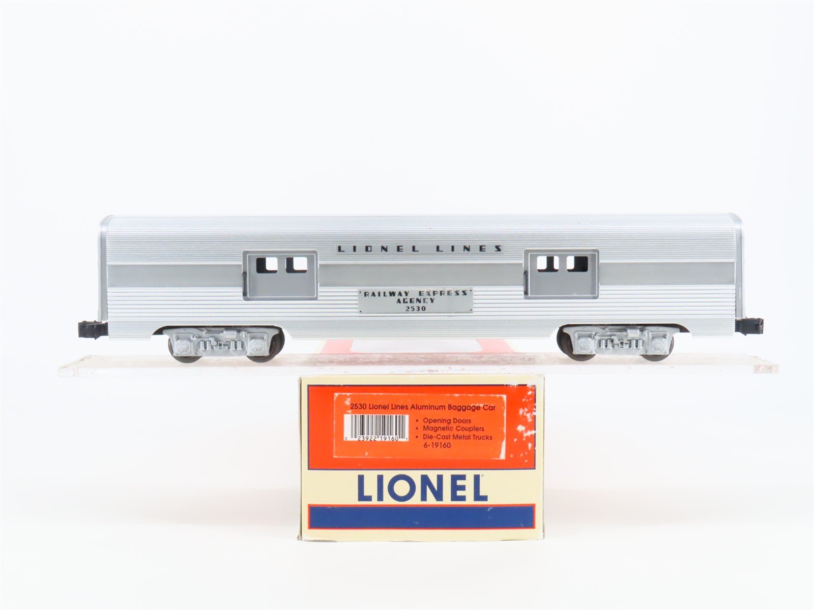 O Gauge 3-Rail Lionel 6-19160 Lionel Lines Aluminum Baggage Passenger #2530