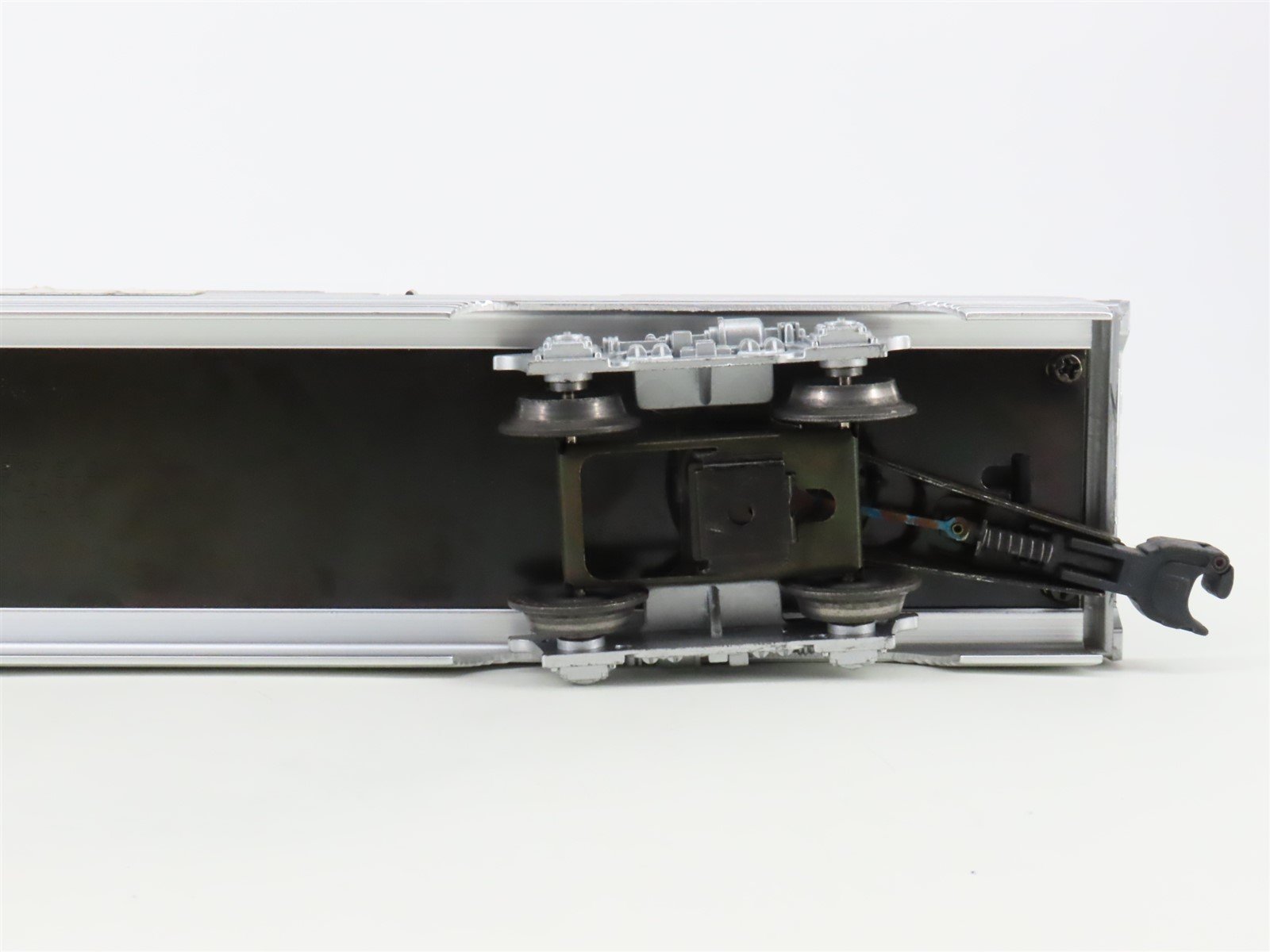 O Gauge 3-Rail Lionel 6-19160 Lionel Lines Aluminum Baggage Passenger #2530