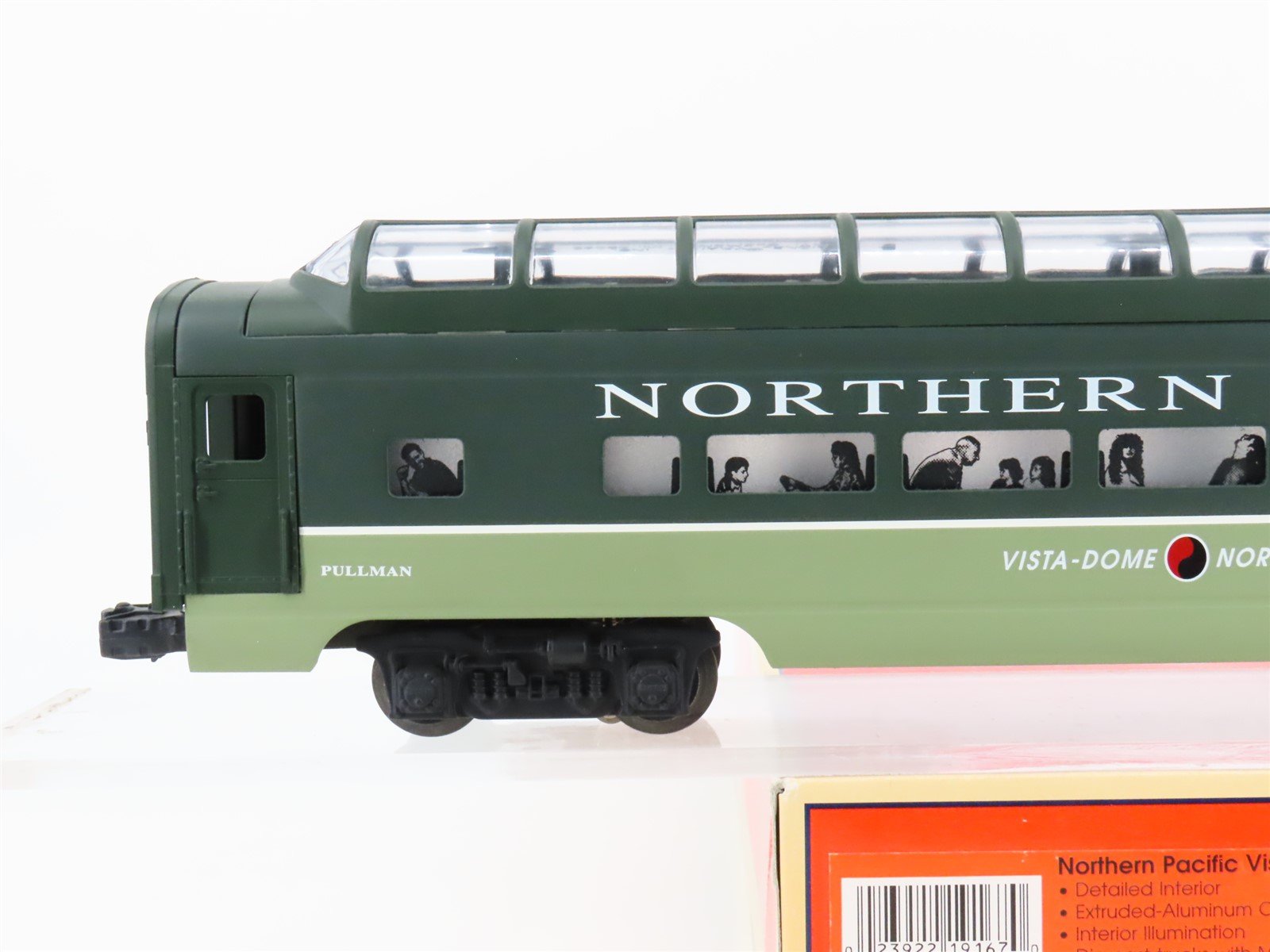 O Gauge 3-Rail Lionel 6-19167 NP Northern Pacific Vista Dome Coach Passenger
