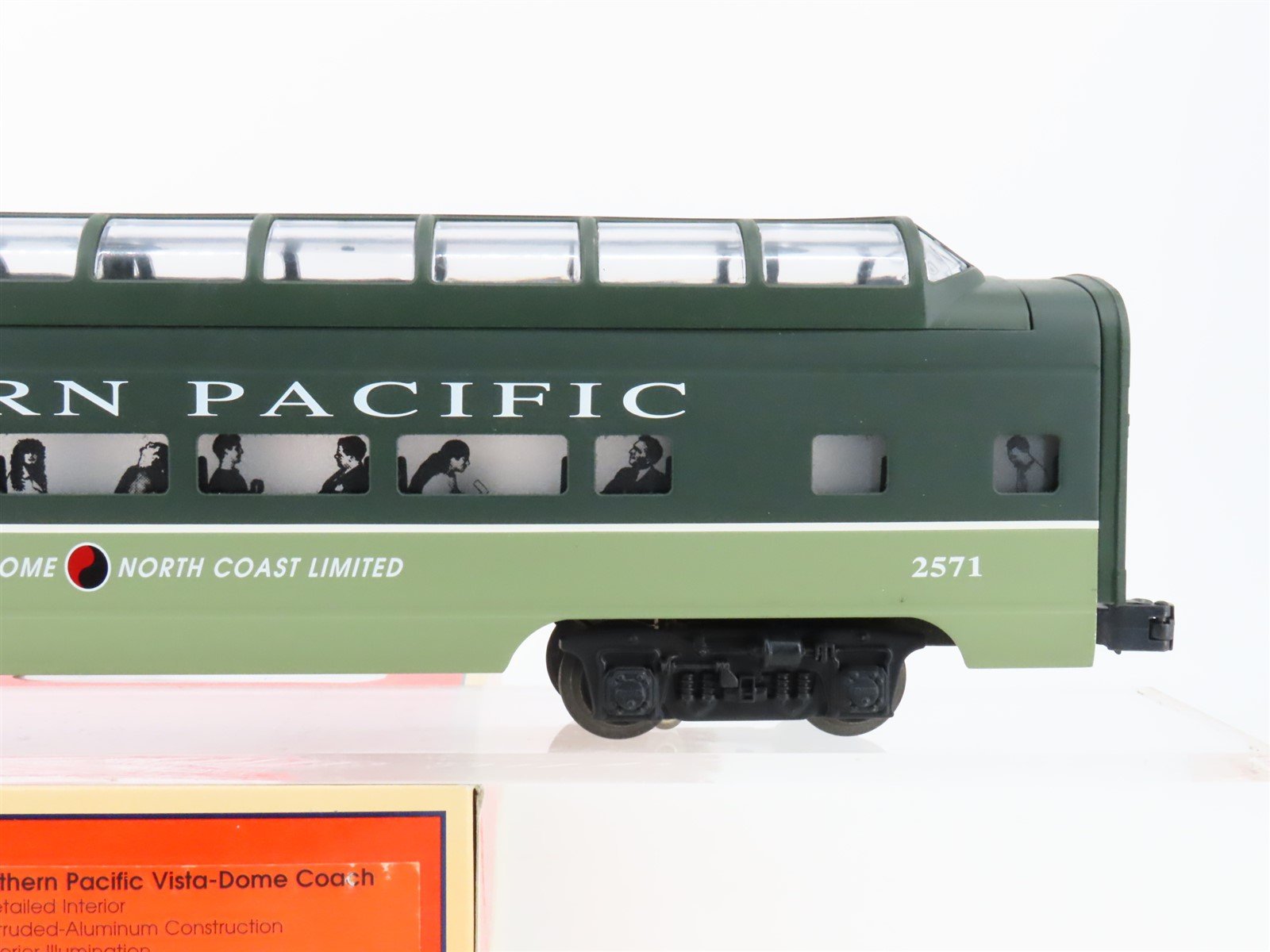 O Gauge 3-Rail Lionel 6-19167 NP Northern Pacific Vista Dome Coach Passenger