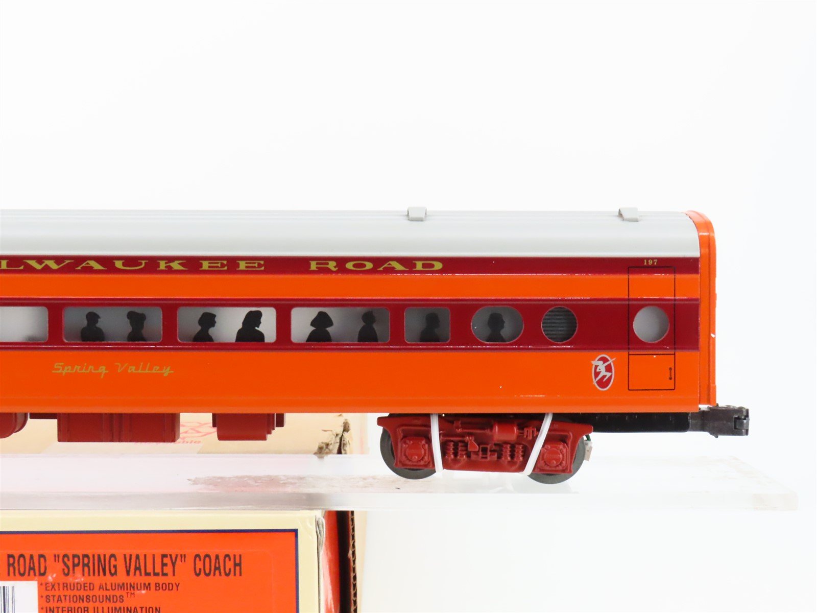 O 3-Rail Lionel 6-39105 MILW Hiawatha Coach Passenger 