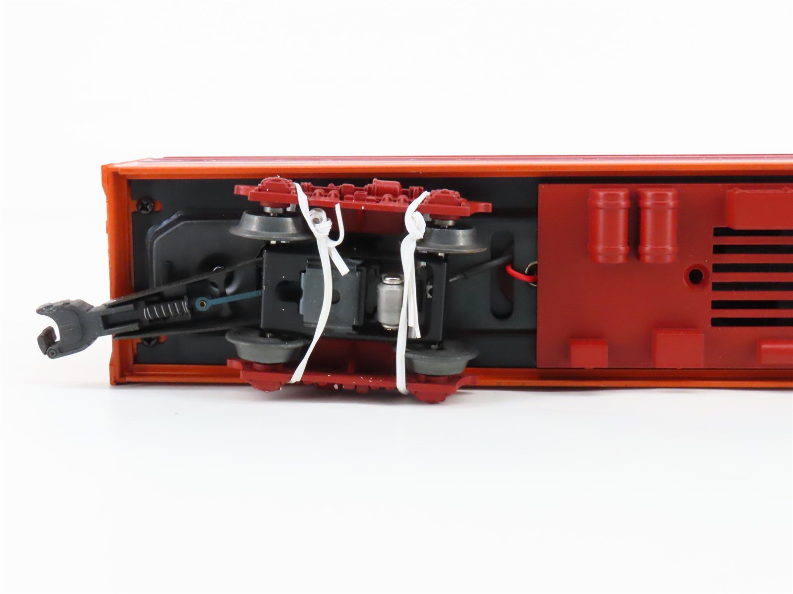 O 3-Rail Lionel 6-39105 MILW Hiawatha Coach Passenger 