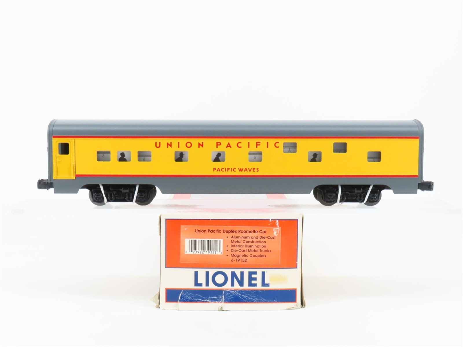 O Gauge 3-Rail Lionel 6-19152 UP Union Pacific Duplex Roomette Passenger
