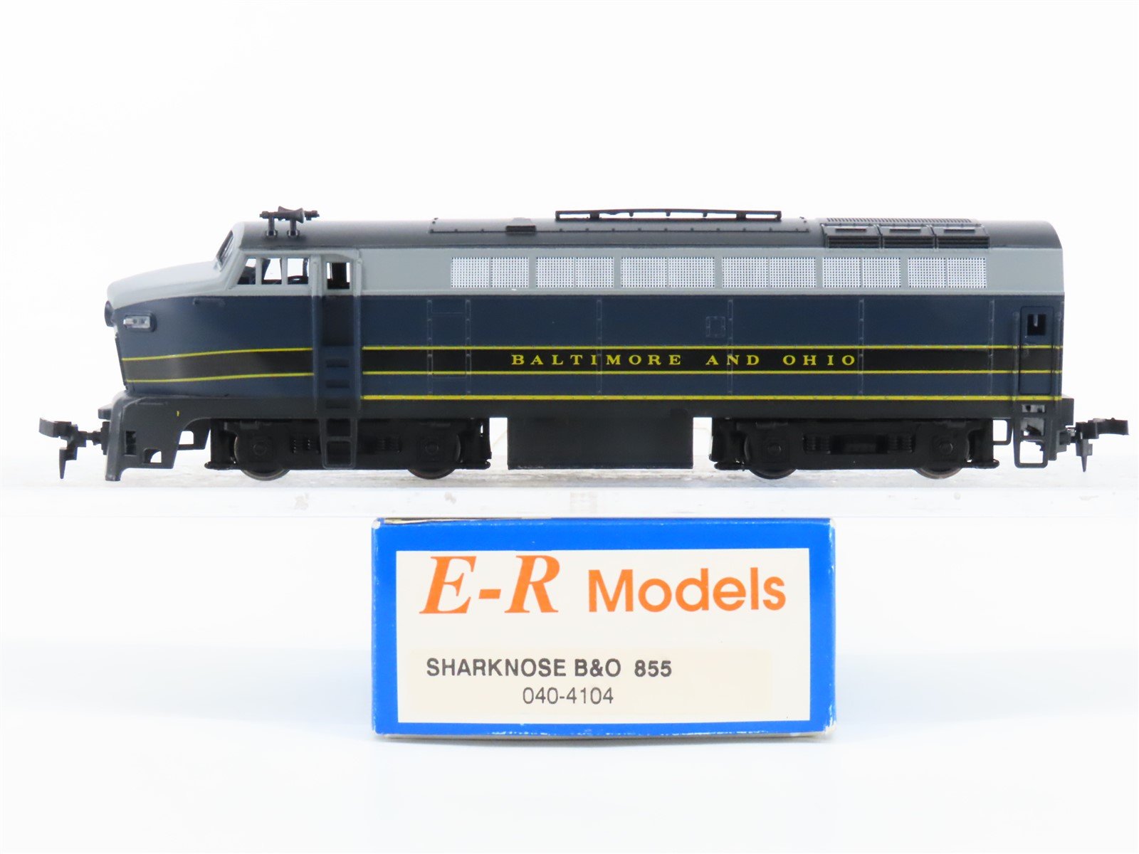 HO Scale E-R Models/Roco 040-4104 B&O Baltimore & Ohio Sharknose Diesel #855