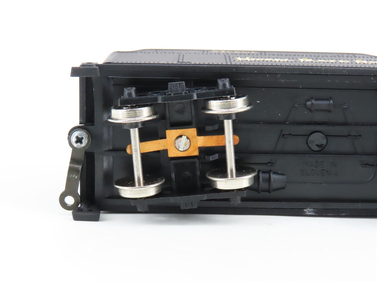 HO Scale IHC M9467 NKP Nickel Plate Road 2-8-2 Mikado Steam Locomotive #633