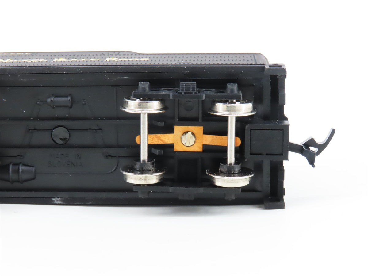 HO Scale IHC M9467 NKP Nickel Plate Road 2-8-2 Mikado Steam Locomotive #633