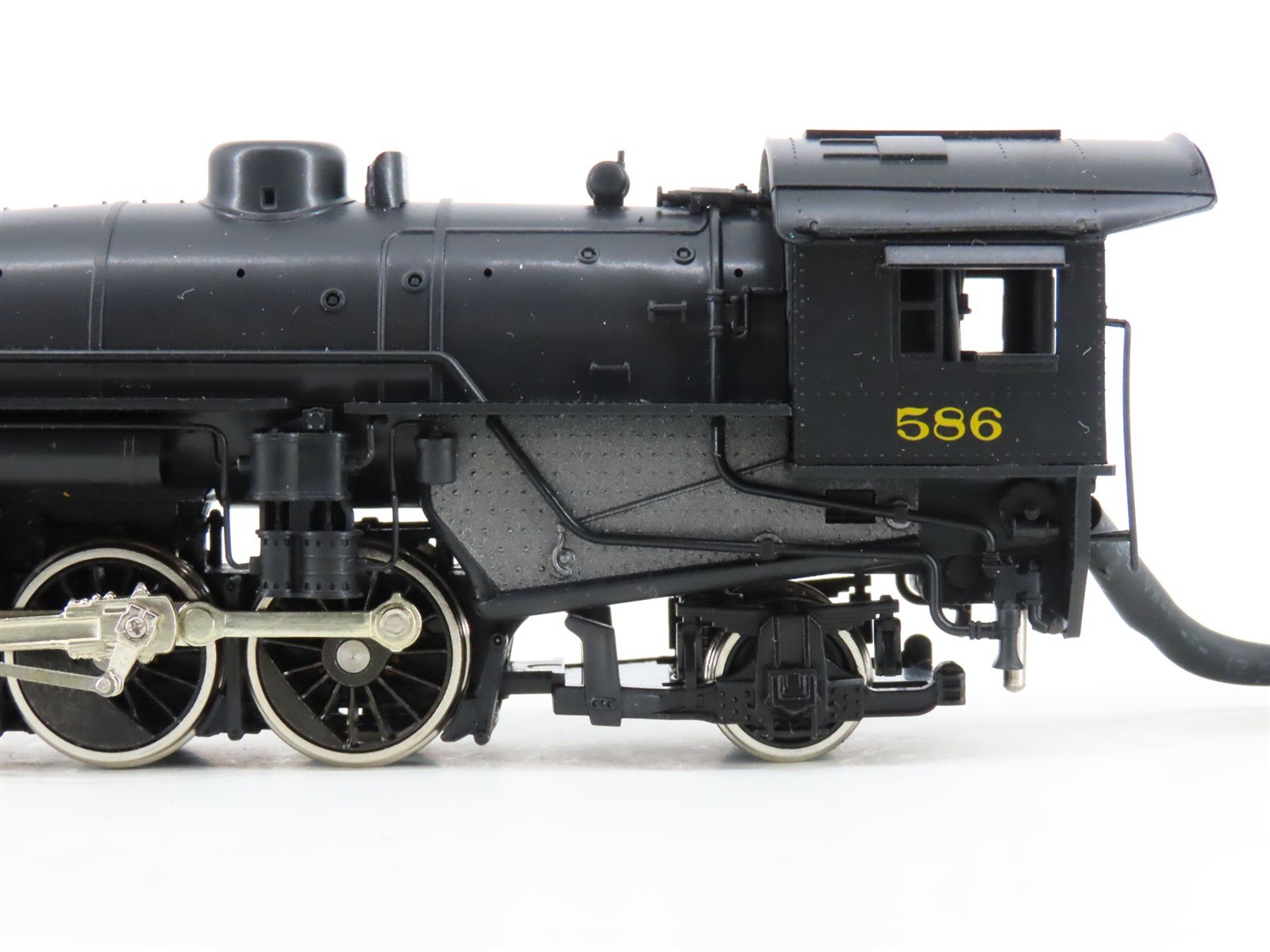 HO Athearn Genesis G9006 NKP Nickel Plate Road 2-8-2 Light Steam #586 -DCC Ready