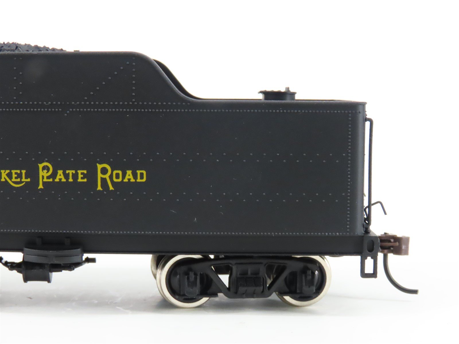 HO Athearn Genesis G9006 NKP Nickel Plate Road 2-8-2 Light Steam #586 -DCC Ready