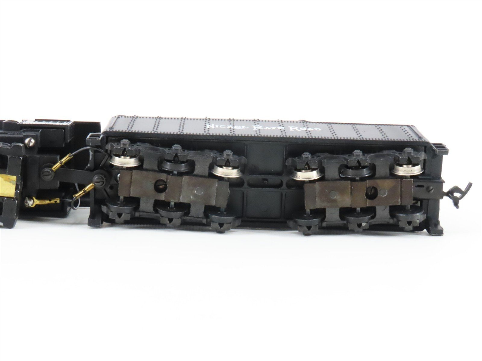 HO Scale Mantua 383-070 NKP Nickel Plate Road 2-8-2 Light Mikado Steam #590