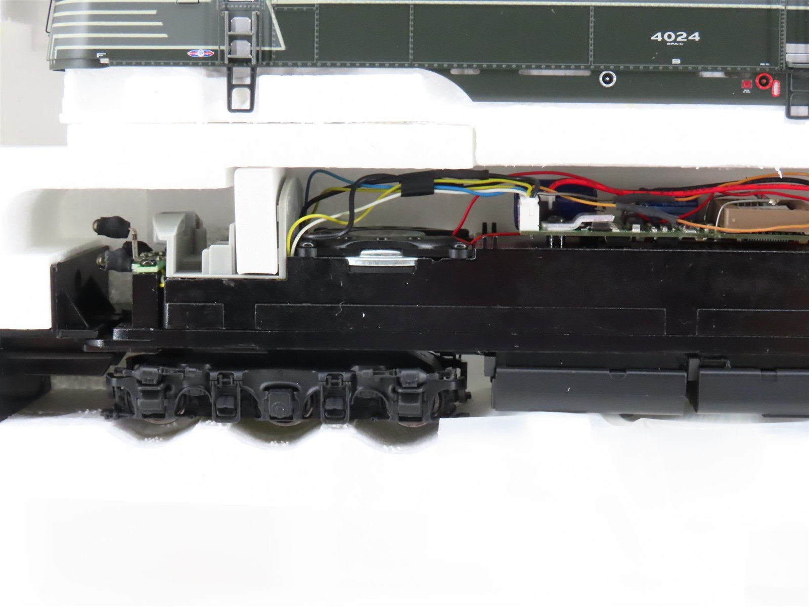 HO Proto 2000 920-40993 NYC New York Central EMD E7A Diesel #4024 w/ DCC & Sound