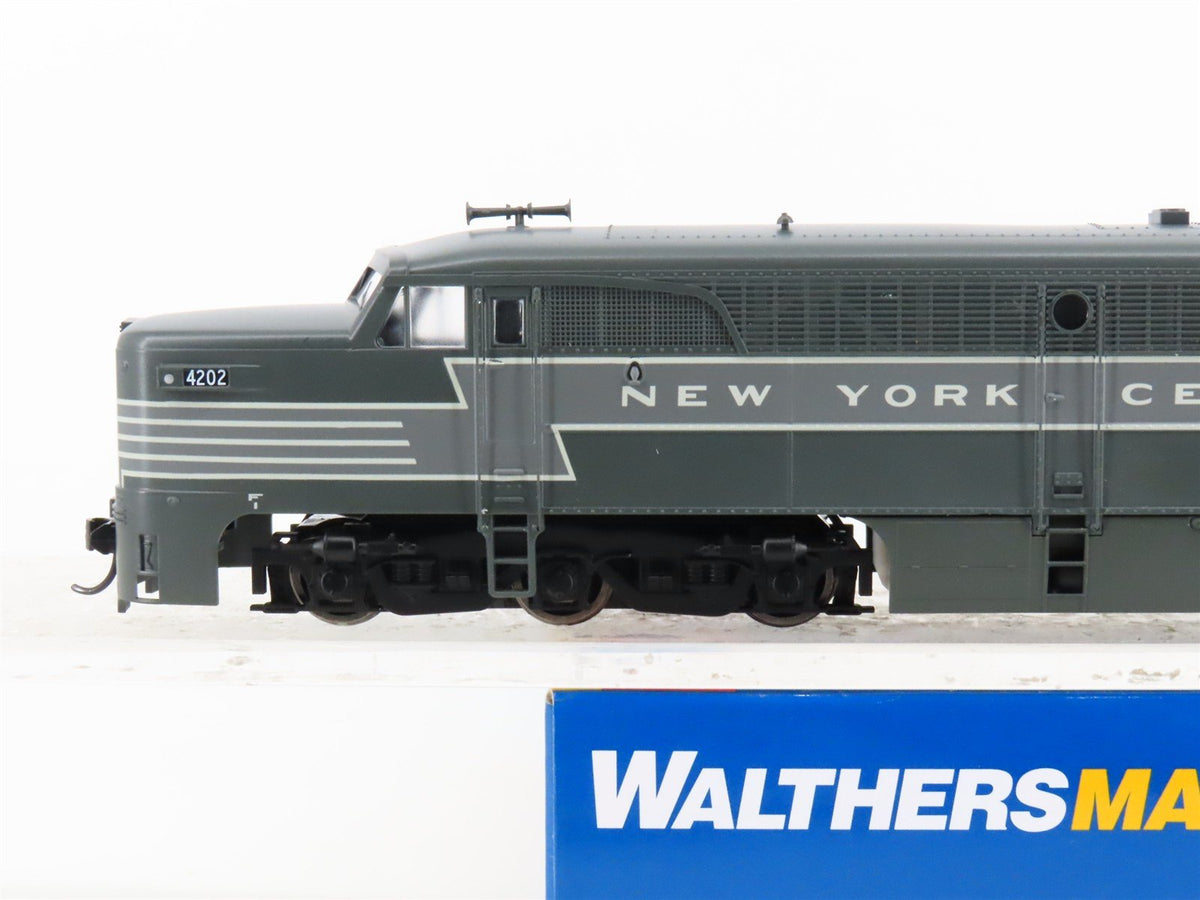 HO Scale Walthers Mainline 910-20090 NYC ALCO PA Diesel #4202 w/ DCC &amp; Sound