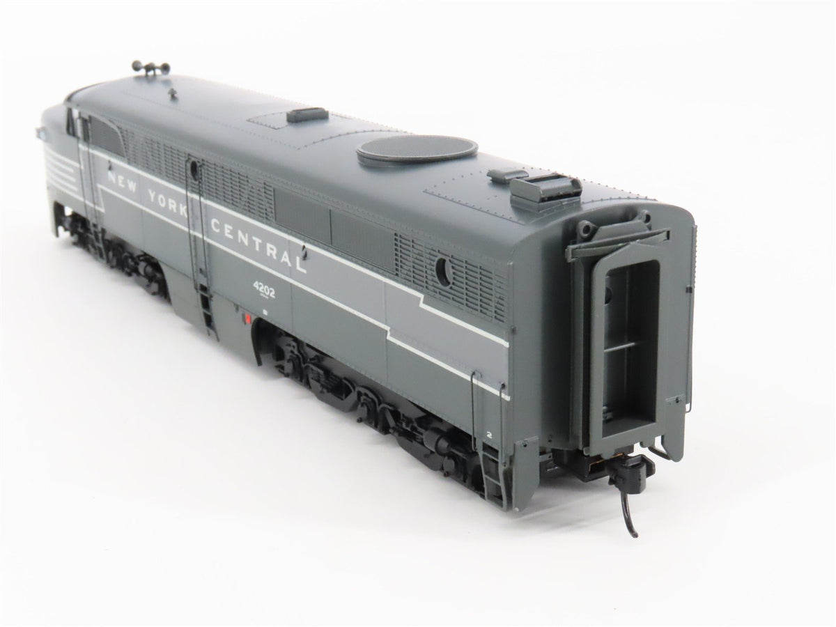 HO Scale Walthers Mainline 910-20090 NYC ALCO PA Diesel #4202 w/ DCC &amp; Sound