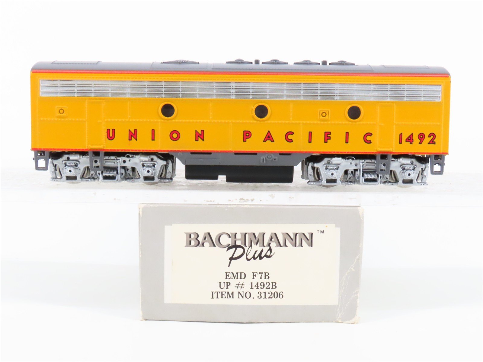 HO Scale Bachmann Plus 31206 UP Union Pacific EMD F7B Diesel Locomotive #1492