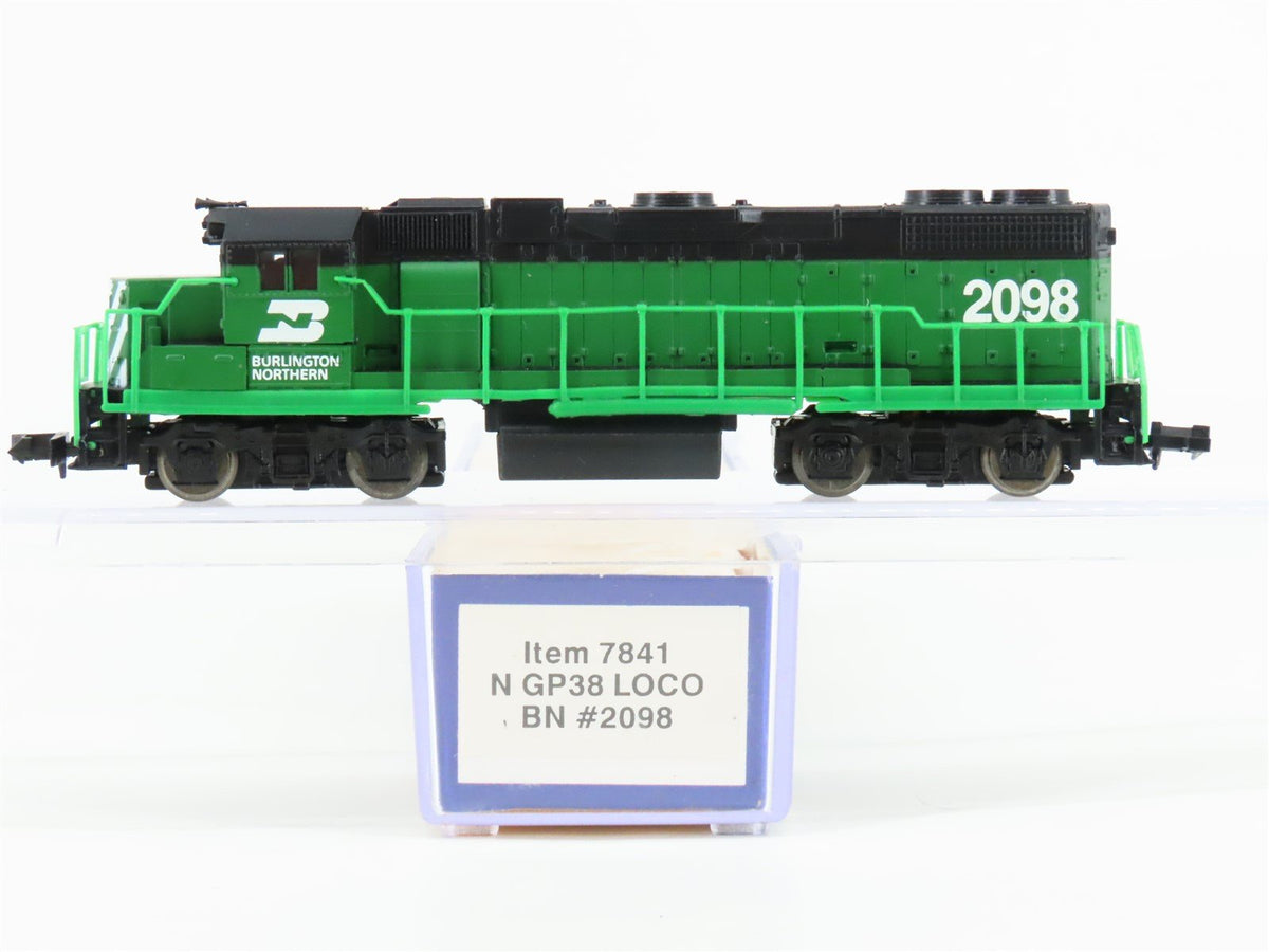 N Scale Life-Like 7841 BN Burlington Northern EMD GP38 Diesel Locomotive #2098