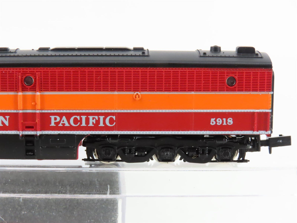 N Scale Con-Cor 001-002045 SP &quot;Daylight&quot; ALCO PB1 Diesel #5918 - Unpowered