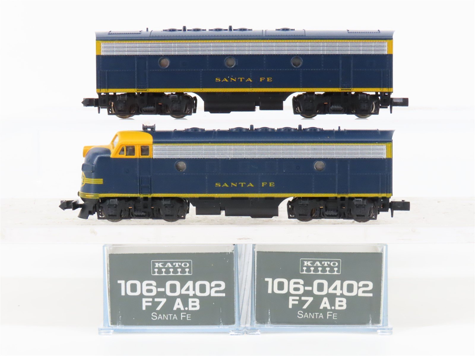 N Scale KATO 106-0402 ATSF Santa Fe EMD F7A/B Diesel Locomotive Set