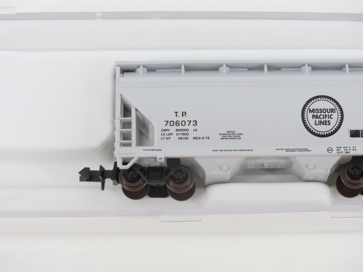 N Scale Atlas 5774 CEI/MP/TP 2-Bay Centerflow Hopper 3-Pack