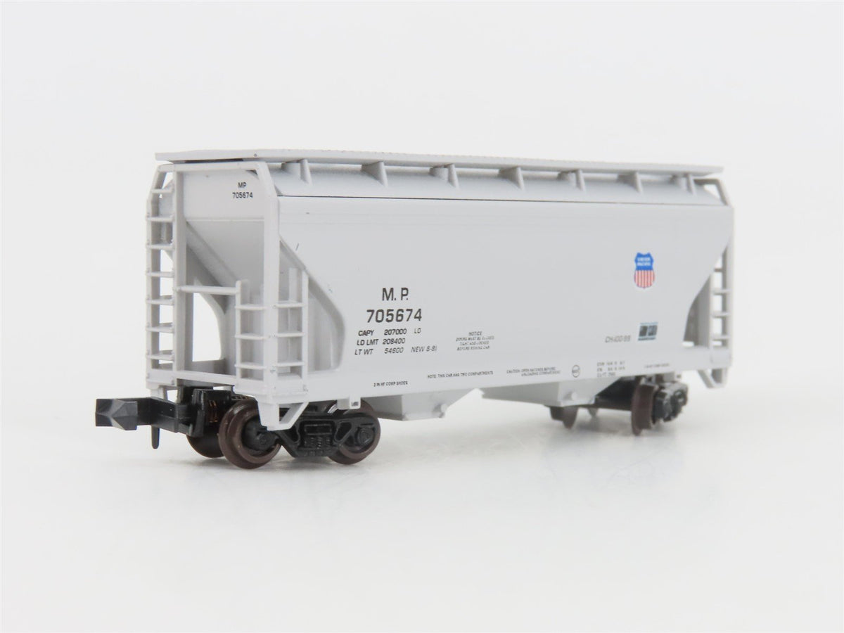 N Scale Atlas 5774 CEI/MP/TP 2-Bay Centerflow Hopper 3-Pack